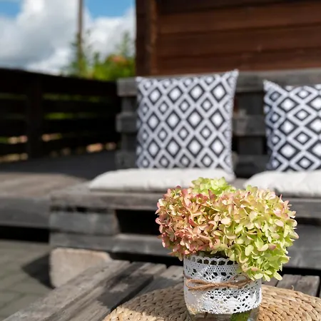 Traumzeit Nyaraló *